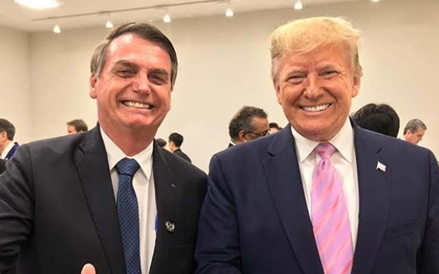 Trump diz que Bolsonaro é 'muito querido pelo povo brasileiro'