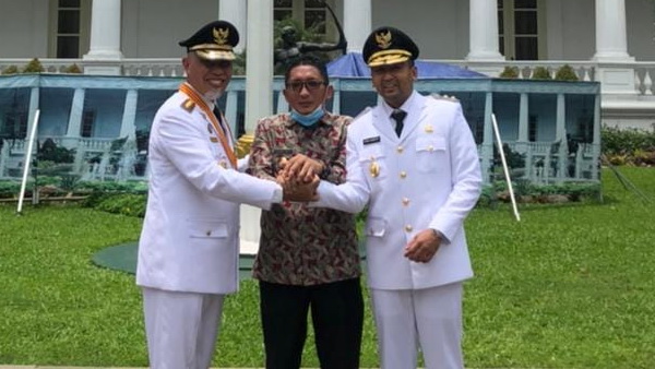 Wakil Walikota Padang Hendri Septa bersama Gubernur dan Wakil Gubernur Sumbar di Istana Negara