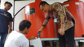 Turut Perangi COVID-19, Cirebon Power Bantu Ribuan Liter Disinfektan Ke Pemerintah Daerah Turut Perangi COVID-19, Cirebon Power Bantu Ribuan Liter Disinfektan Ke Pemerintah Daerah