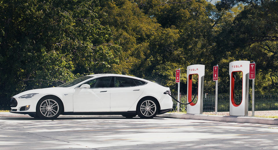 Carscoops Tesla Supercharger No More Free Electric Car Charging at Tesla Stations coopcar