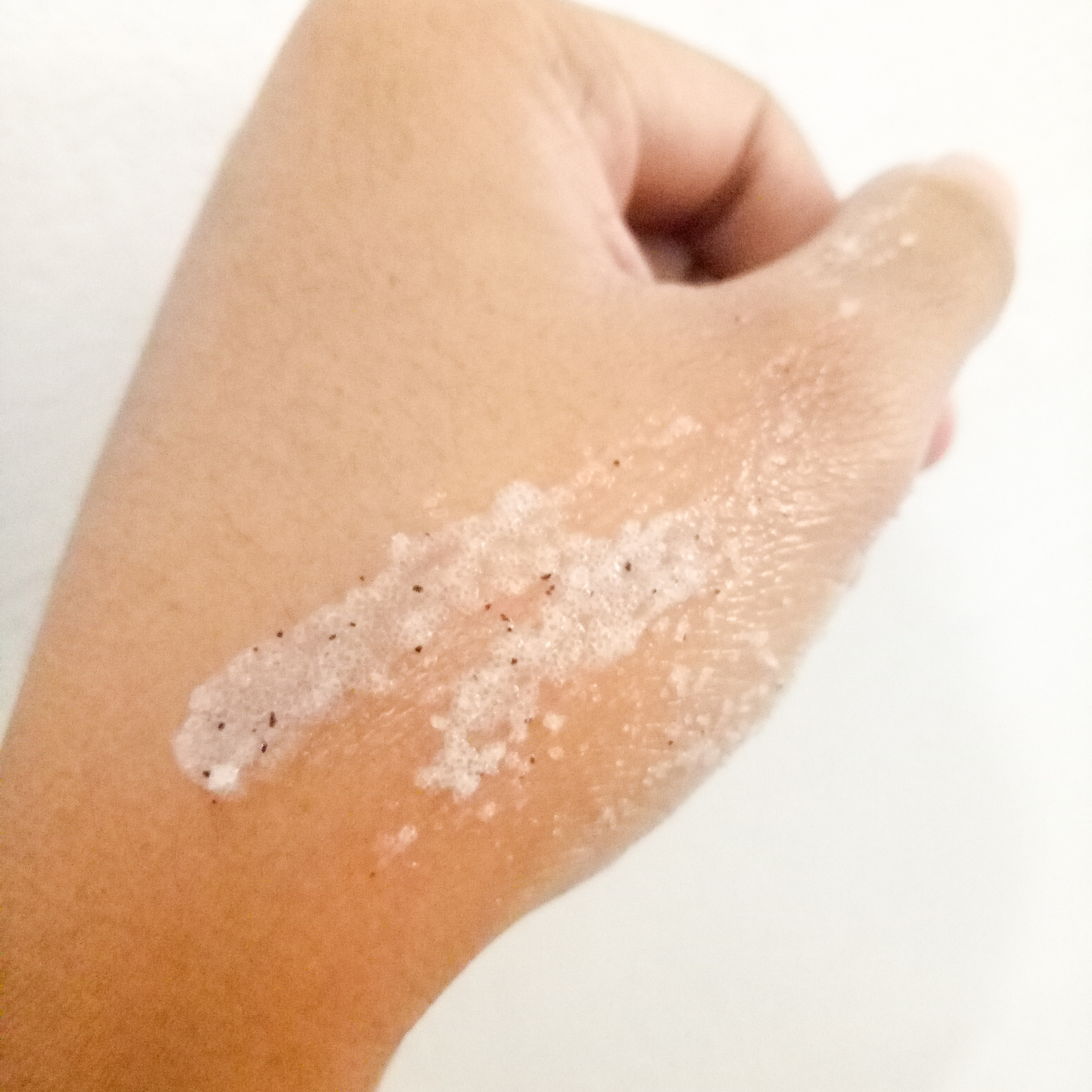 BEST BODY SCRUB FROM GOOD VIRTUES CO. Lifestyle blogger