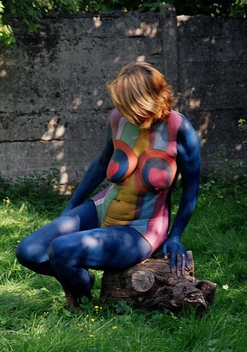 Modèle pour le body-painting.