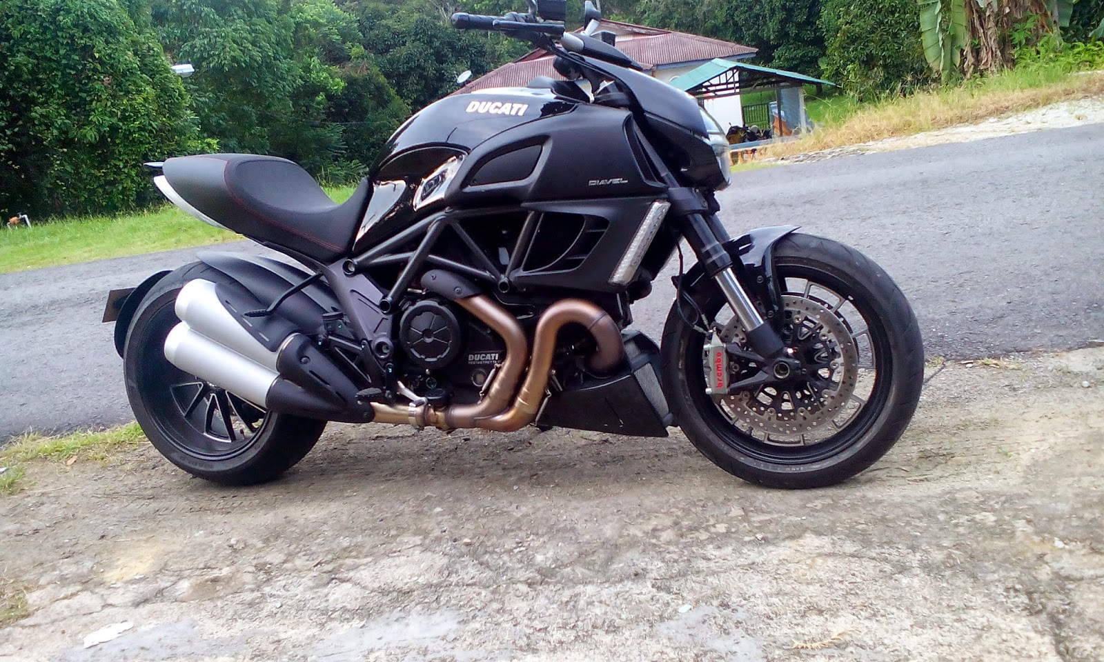 Ducati l Twin