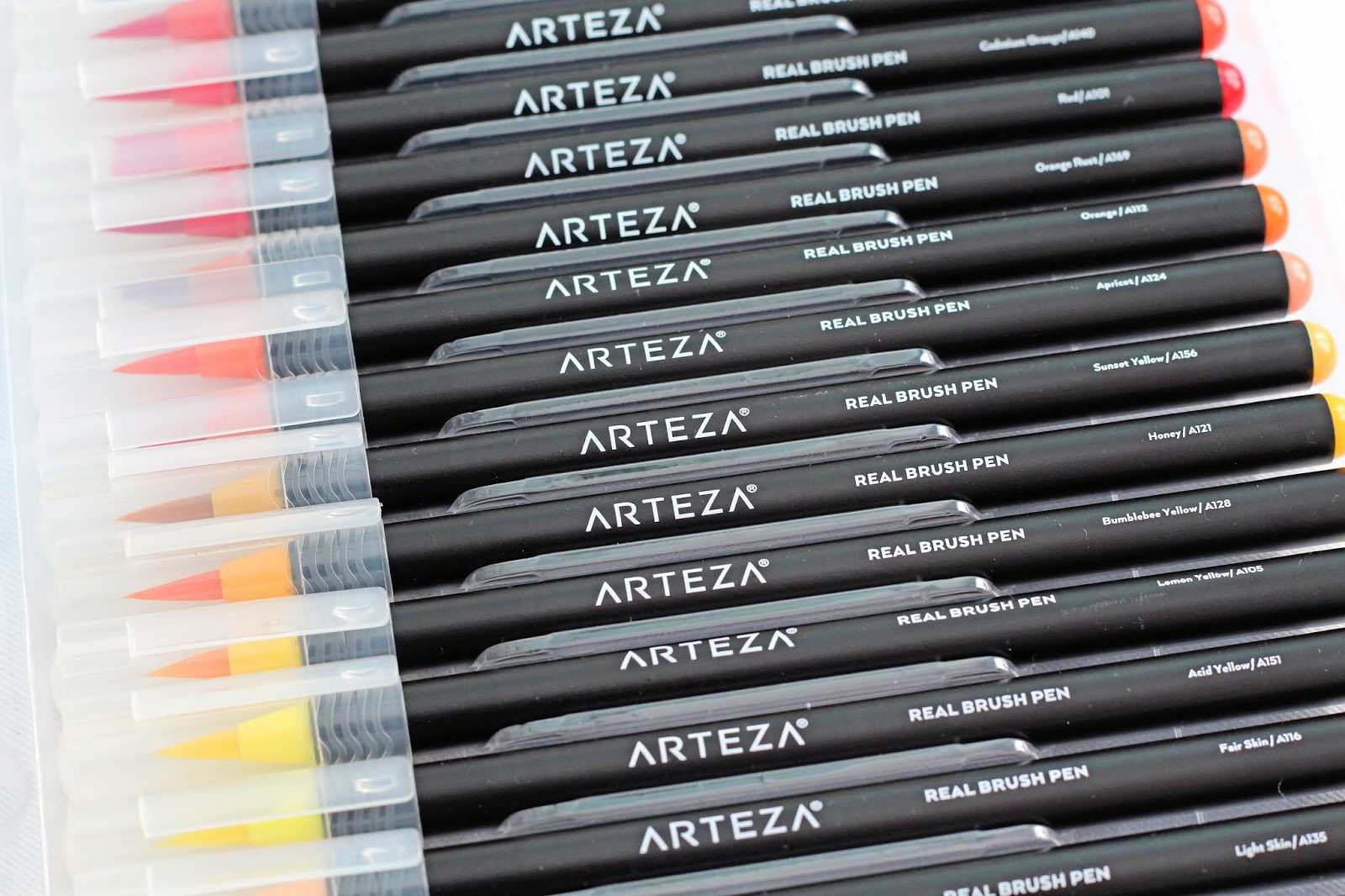 The Card Grotto: VIDEO  Arteza Real Brush Pens Colouring & Review