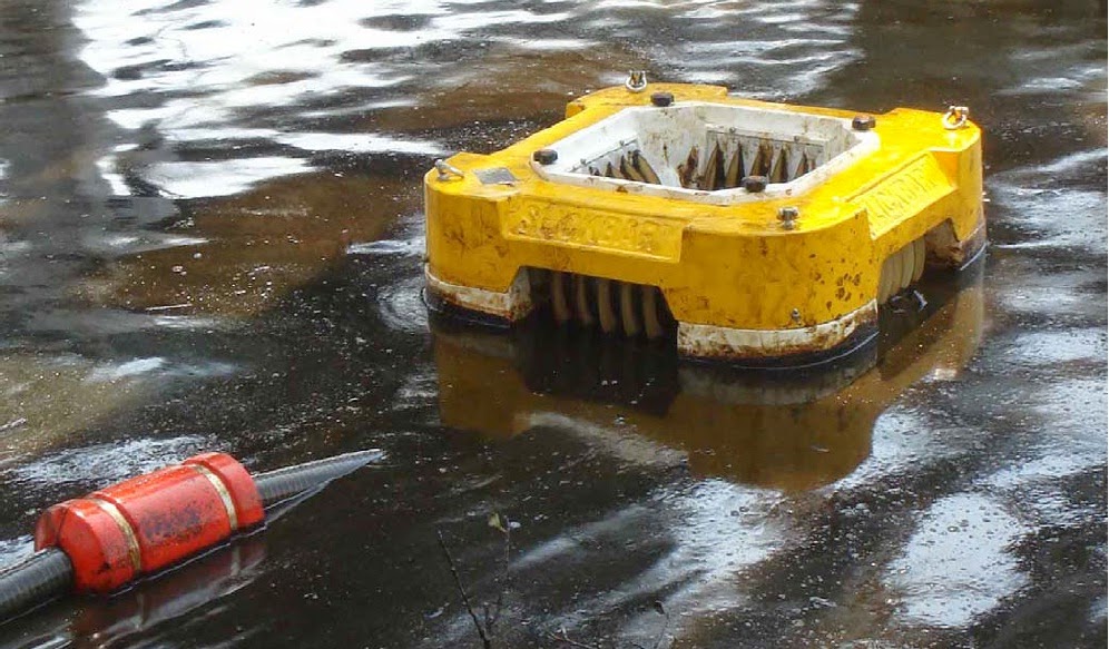 Slickbar Indonesia The World Leaders in Oil Spill Control Technology