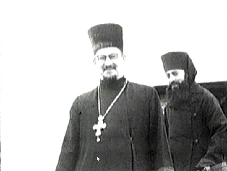 Observadores da Igreja cismática russa chegam ao Concílio Vaticano II, patrocinados pela KGB Observadores da Igreja cismática russa chegam ao Concílio Vaticano II, patrocinados pela KGB