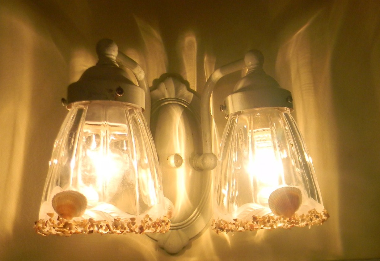 1980's Brass Light Fixtures Get a Seashell Makeover