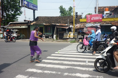 Melanggar Lalu Lintas