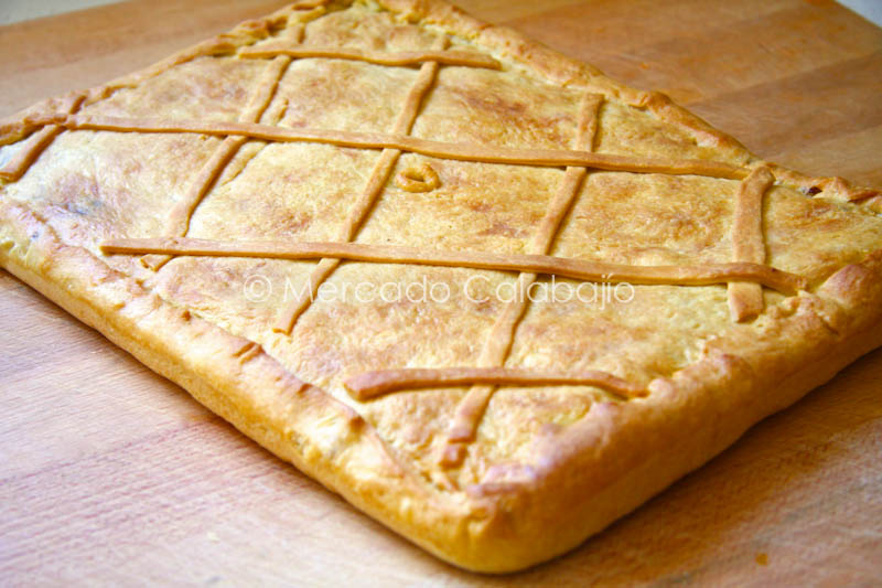 Empanada Gallega De Bacalao Y Pasas Receta Mercado Calabajio
