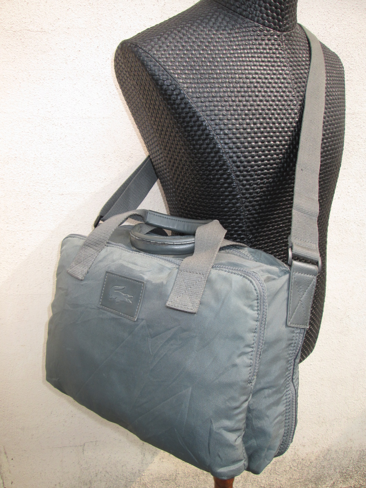 d0rayakEEbaG Authentic LACOSTE Grey Sling Bag(SOLD)