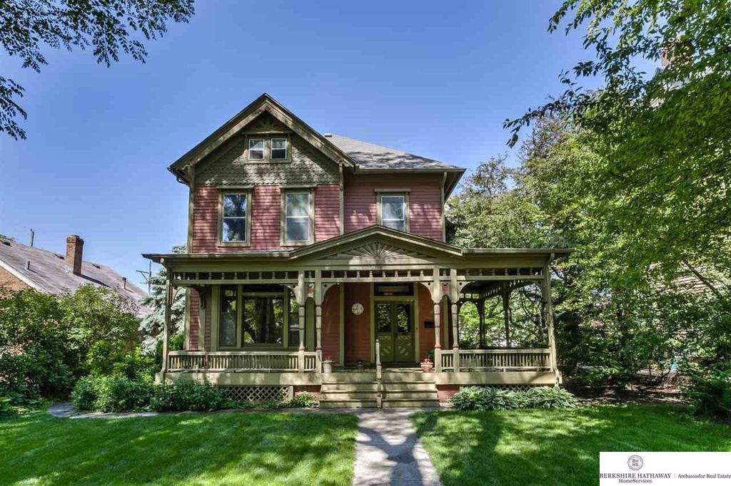 Sweet House Dreams 1890 Victorian in Omaha, Nebraska