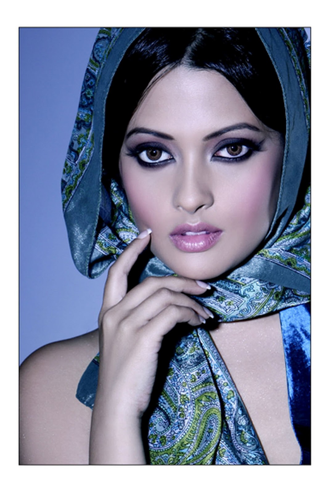 Riya Sen hot photos hd | Celebrity Pictures | Hot Images | HD Wallpapers
