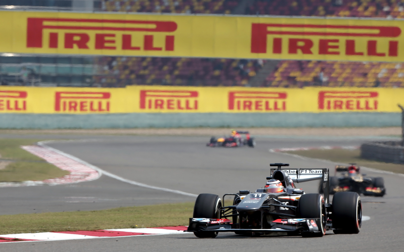 Pirelli sport car. Гран -при Китай f1<2013). Гран при Китая 2013 формула 1. F1 2013 China start. Гран при Канады 2013.