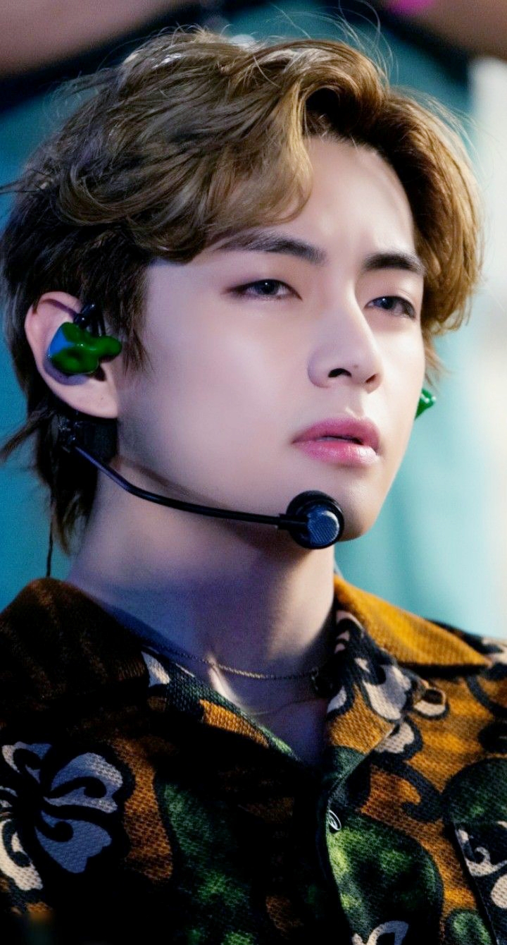 (Kim Taehyung) Too handsome, which planet are you from? - K-POP STOCK