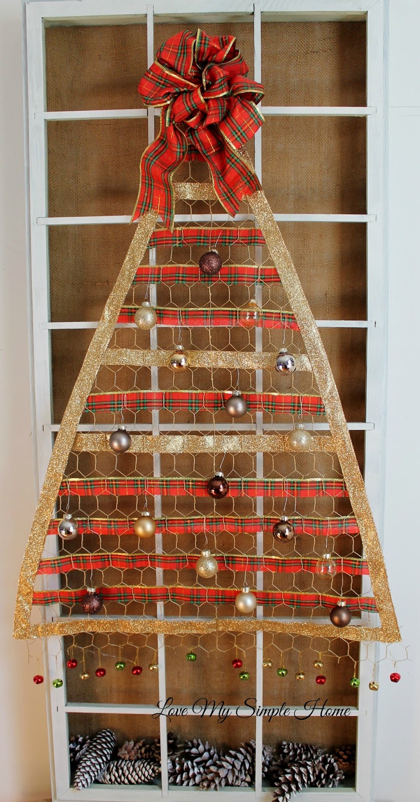 Chicken Wire Christmas Treea nontraditional solution for small spaces