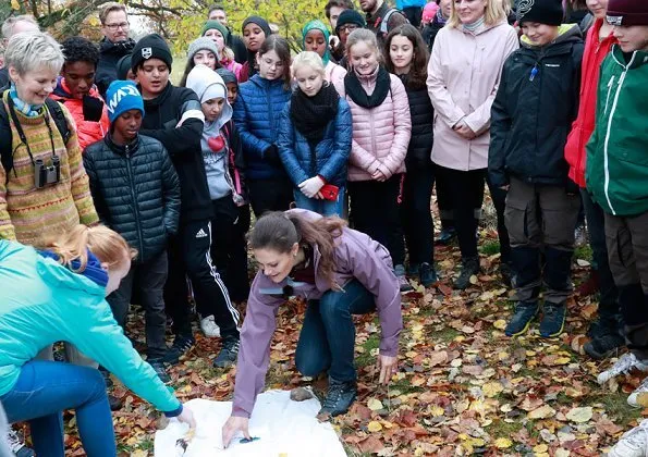 Crown Princess Victoria of Sweden visited Tinnerö Natural Reserve (Tinnerö Eklandskap) in Östergötland.