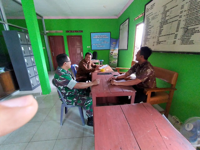 Babinsa Tegaldowo Komunikasi Sosial Dengan Aparatur Pemerintahan Kelurahan