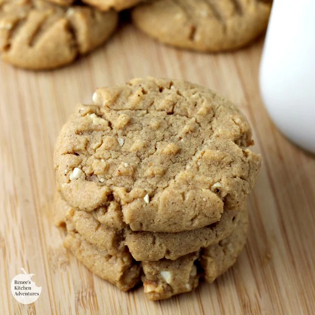 Chipotle Peanut Butter Cookies | by Renee's Kitchen Adventures - cookie recipe for a spicy peanut butter cookie with some heat! #SundaySupper 