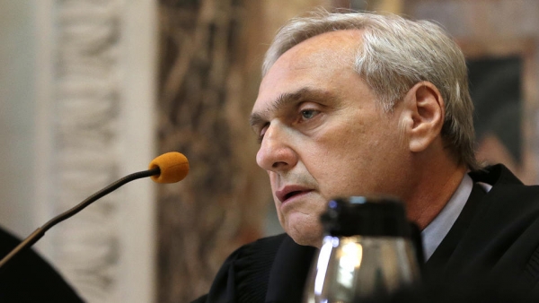 Alex kozinski essays 06 picture