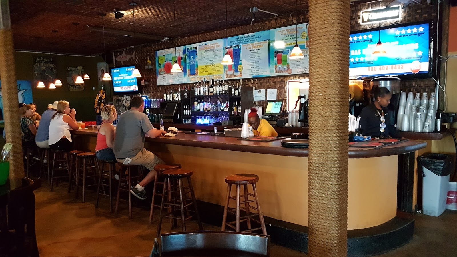 Jeeps Pubs Taverns and Bars Sharkeez Bar and Grill (Nassau, Bahamas)