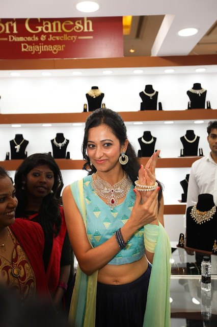 ‘Radhika Chetan inaugurates the spectacular jewellery expo - Asia Jewels Fair 2016’ dazzles Bangalore city! ‘Radhika Chetan inaugurates the spectacular jewellery expo - Asia Jewels Fair 2016’ dazzles Bangalore city!