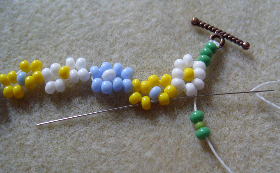 Little Beader beading supplies UK Springtime Daisy Stitch