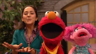 Elmo, Leela and Abby Cadabby sing Elmo Feels Proud. Sesame Street The Best of Elmo 3