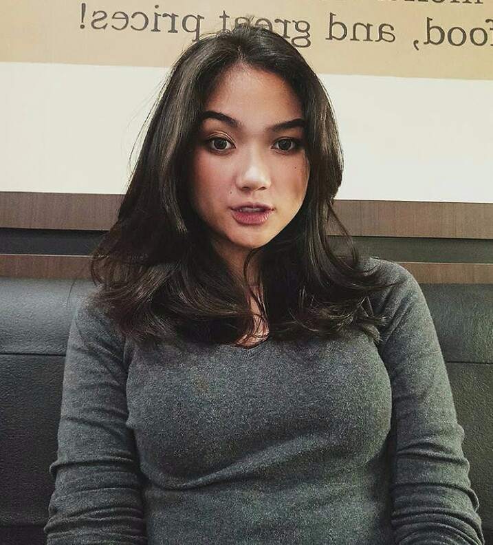Foto dan Biodata Marion Jola, Kontestan Indonesian Idol 2018 - Kamus Profil