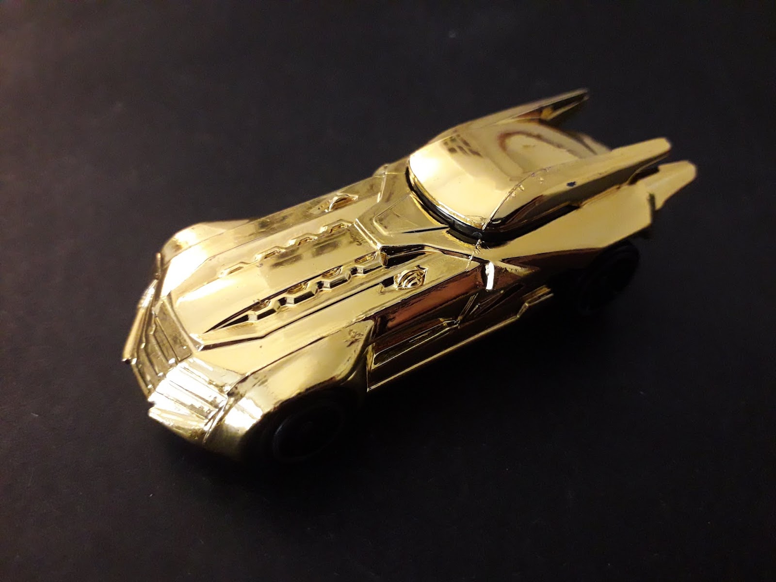 My Best Toys Hot Wheels Batmobile (Gold Version)...