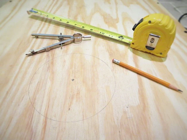 tracing a large round circle on plywood