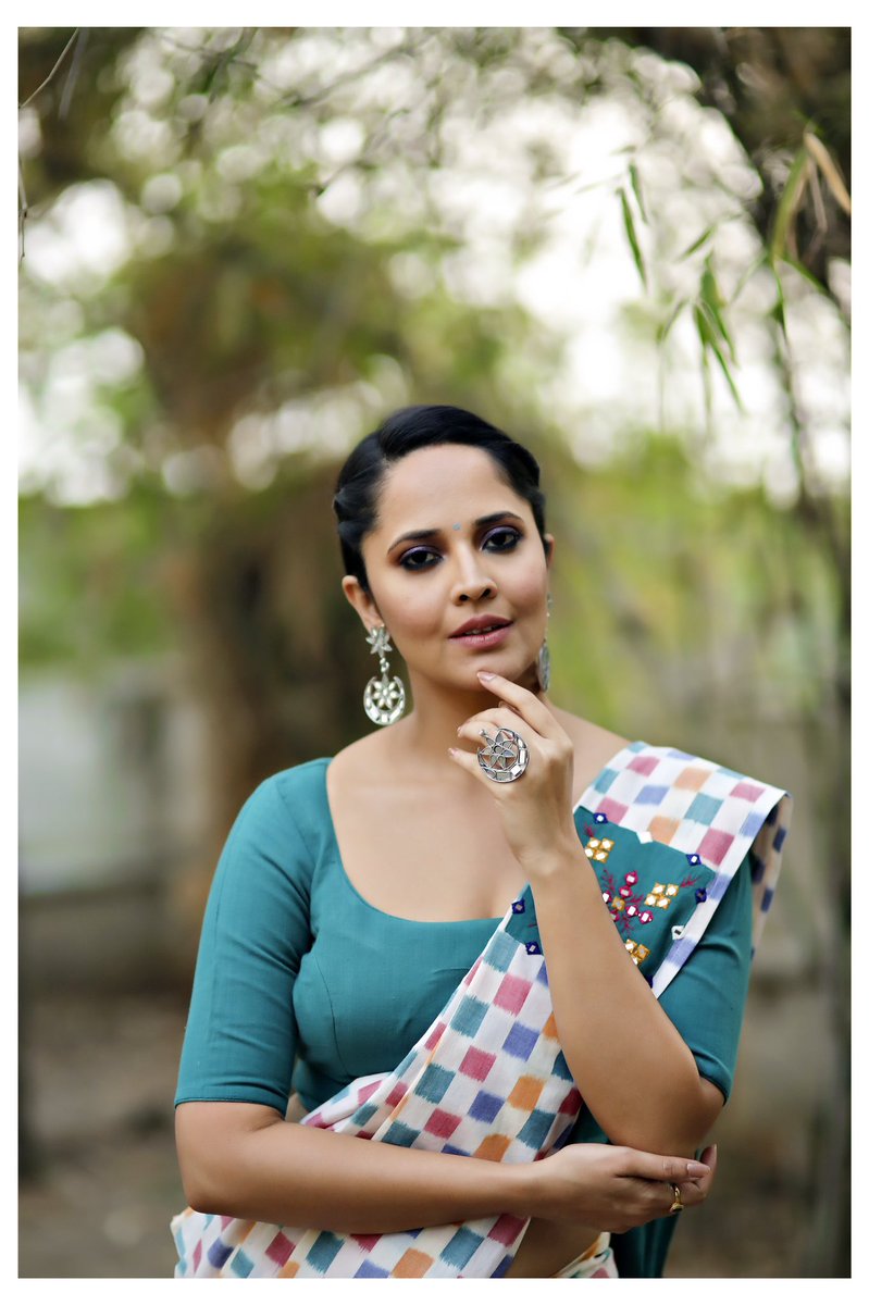 Khul ullu desirulez s01 Anasuya Bharadwaj Spicy Looks In Saree - South Indian Actress - Photos