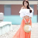Park Hyun Sun – Orange Skirt Foto 6