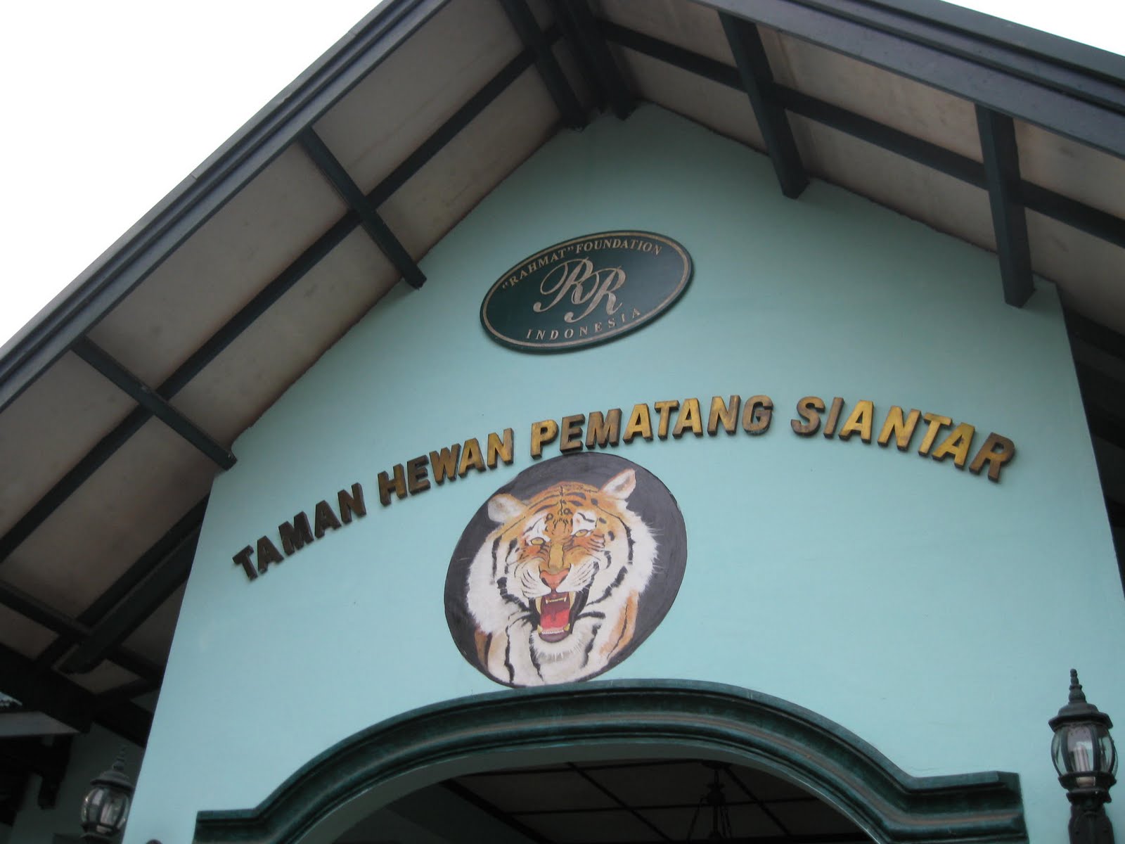 kebun binatang siantar