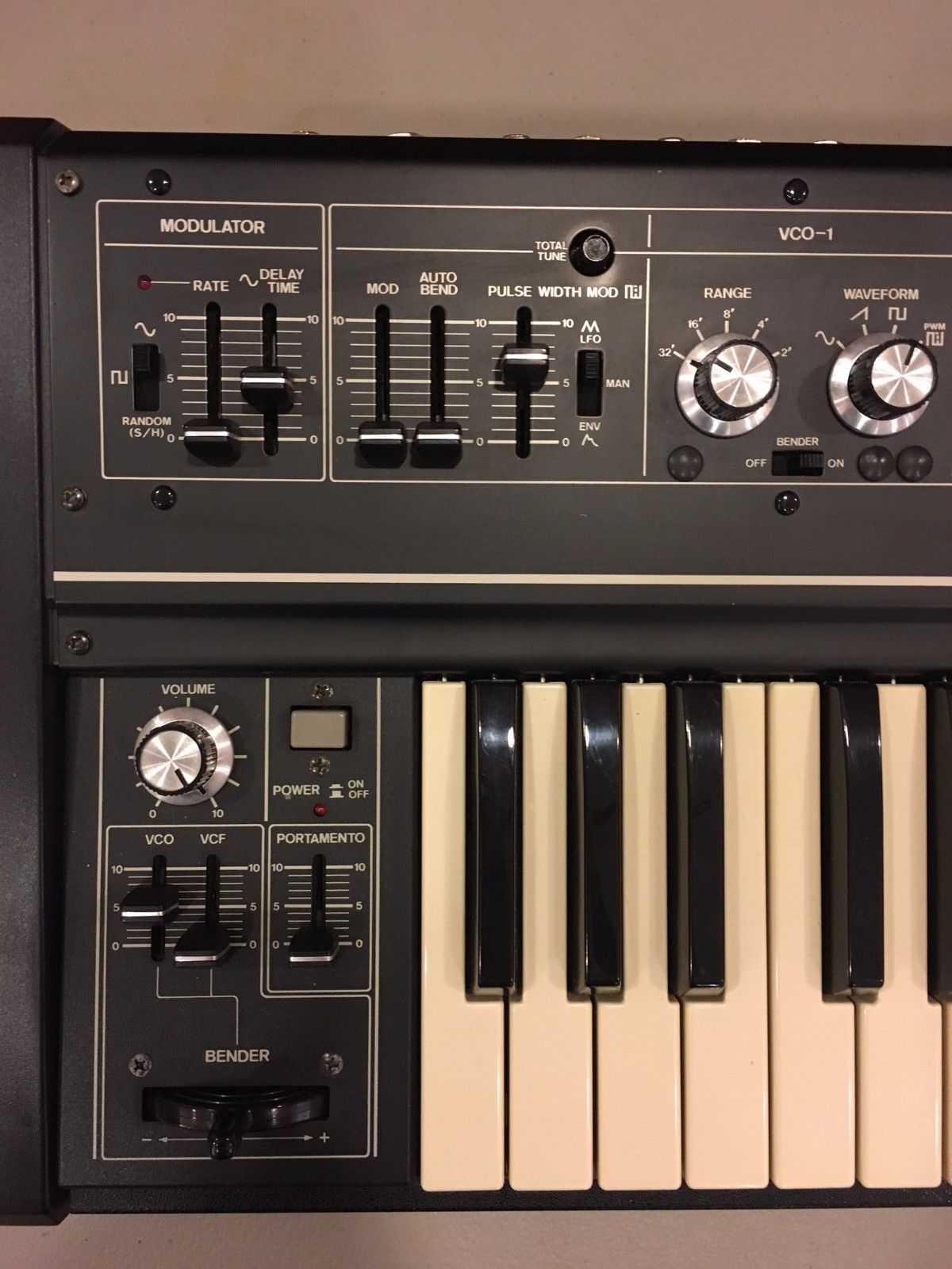 MATRIXSYNTH Roland SH2 Vintage Analog Keyboard Synthesizer SN 106944