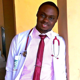 UNBELIEVABLE: Doctor Improvised An Incubator Using Carton And Saved An Accident Victim With A Cervical Collar Constructed With Slippers - PHOTOS