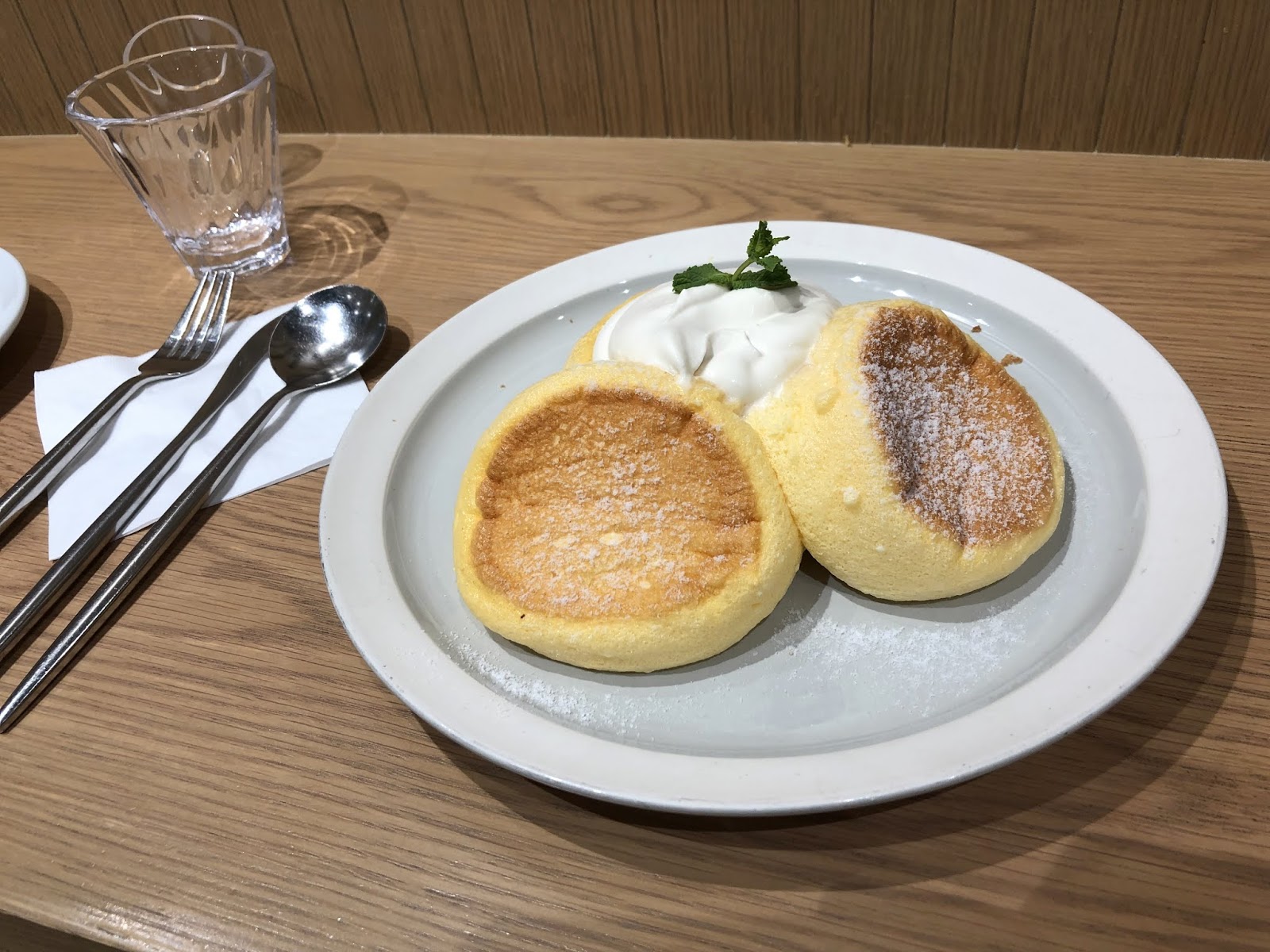 J.S. Foodies x Flipper's at Festival Walk (Hong Kong, CHINA) ★★★★☆ A traveling foodie's