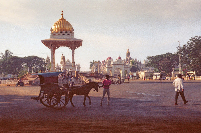 Mysore, Mysuru, Krishna Raja Circle, © L. Gigout, 1990