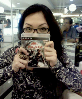 Geeky Girlfriend With Dead Island