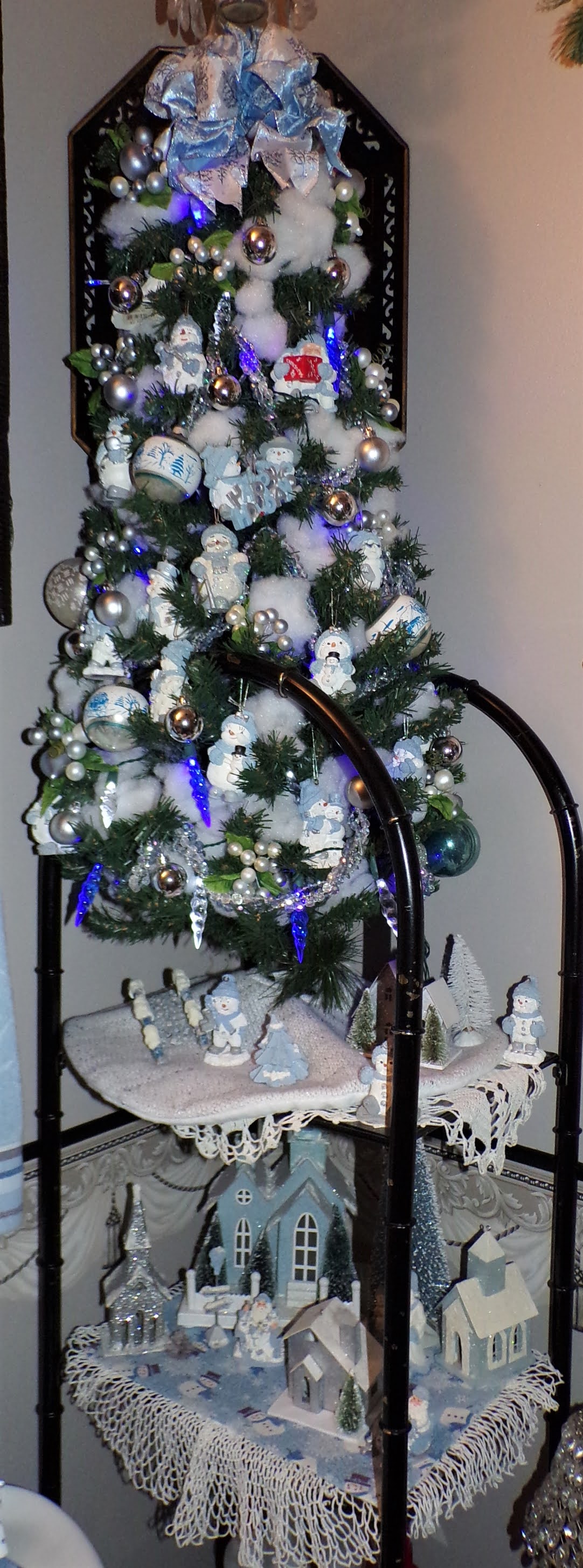 DEBBIEDABBLE BLOG Just How Many Decorated Christmas Trees Do I Have
