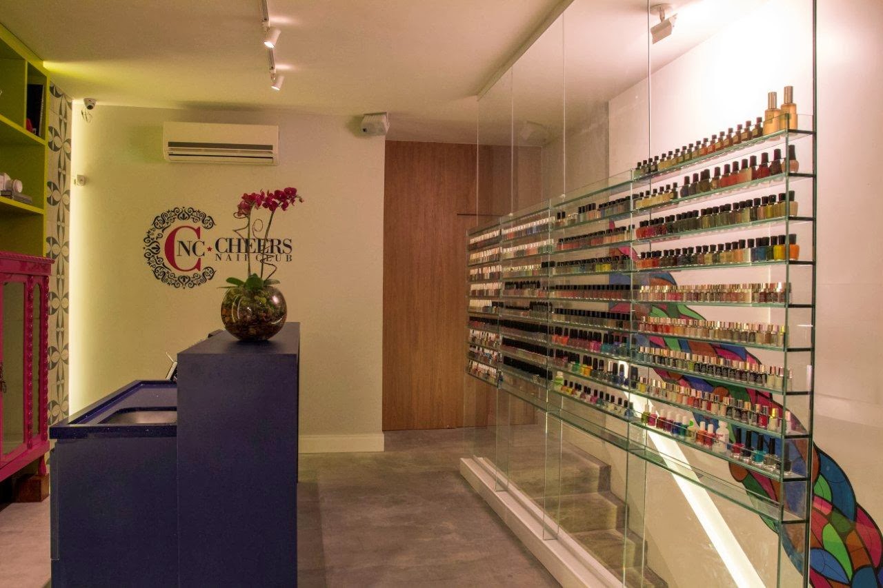 Helena Kallas NAIL CLUB PROJETO COMERCIAL.