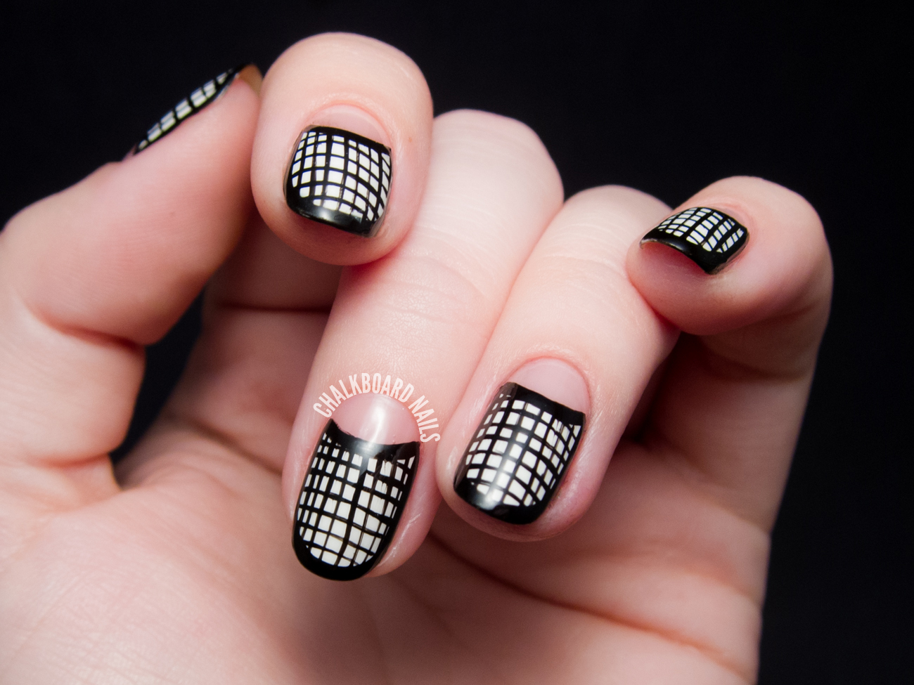 Tuxedo nail art. 