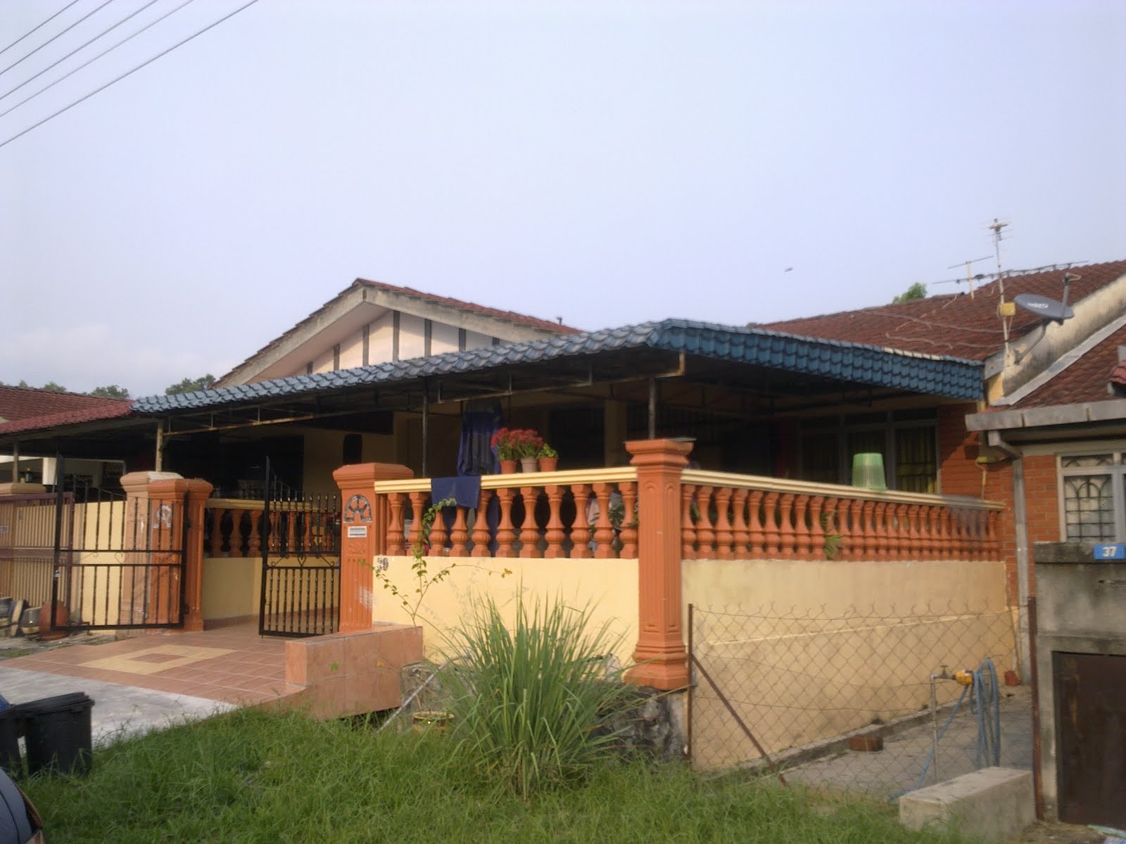 Menawarkan khidmat jual, beli & sewa hartanah Rumah Teres Fasa 3 di