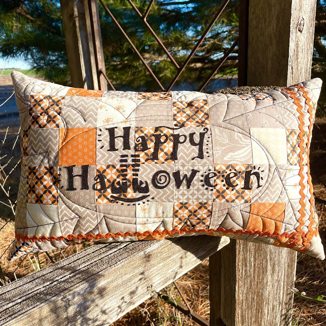 Happy Halloween Pillow Designed By Thistle Thicket Studio. www.thistlethicketstudio.com Happy Halloween Pillow Designed By Thistle Thicket Studio. www.thistlethicketstudio.com
