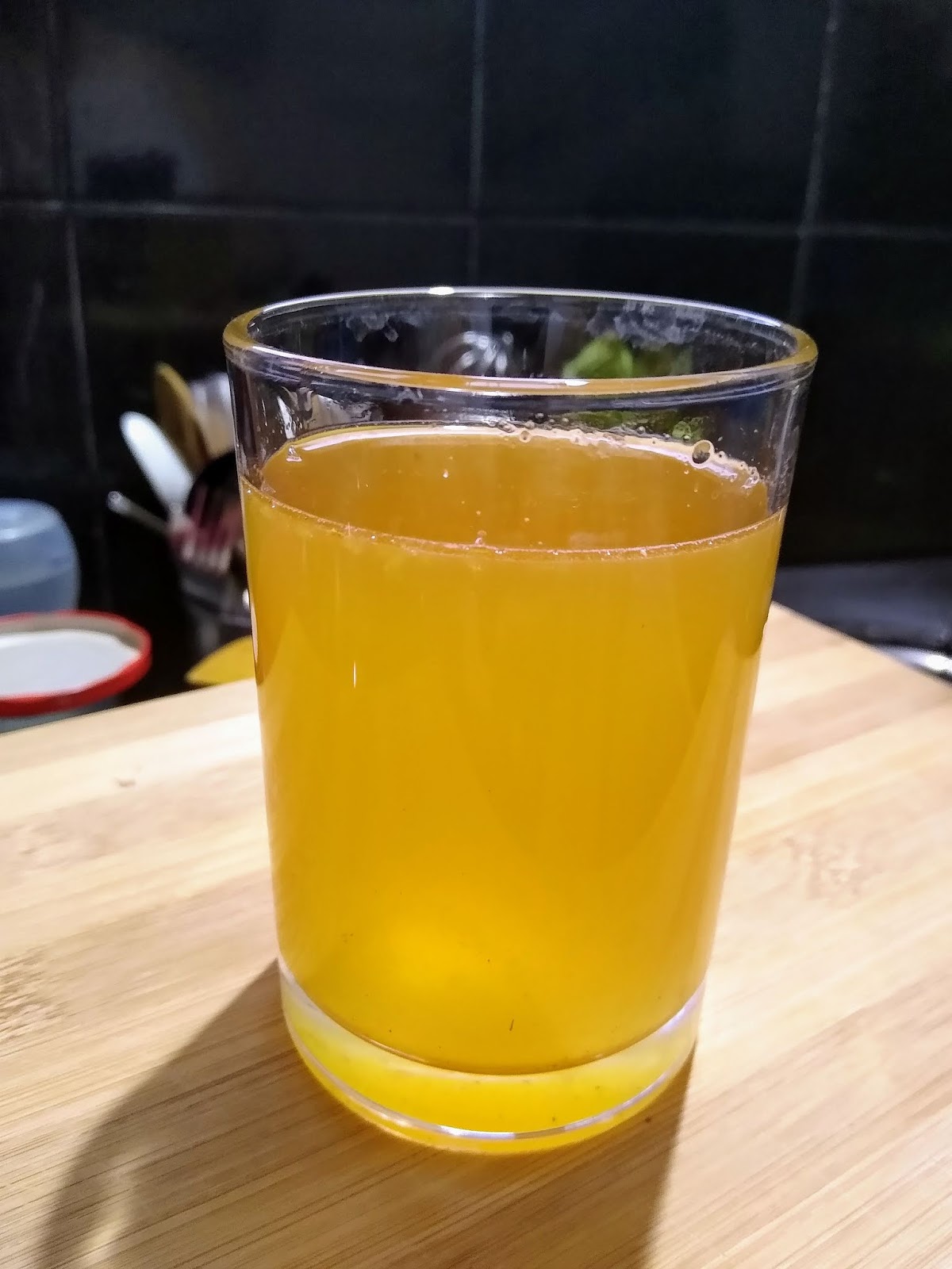 Homemade pineapple juice using the skin Mom's recipe