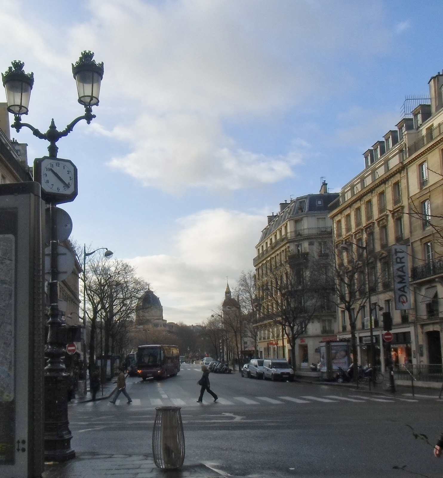 Laërte, le père d'Ulysse Place SAINTEOPPORTUNE PARIS Ier arrondissement
