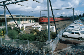 View Glen Waverley Station Pictures
