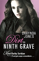 http://lachroniquedespassions.blogspot.fr/2015/07/charley-davidson-tome-9-dirt-on-ninth.html