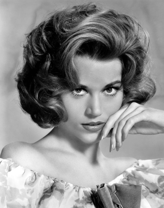 30 Beautiful Black and White Portraits of a Very Young Jane Fonda From
