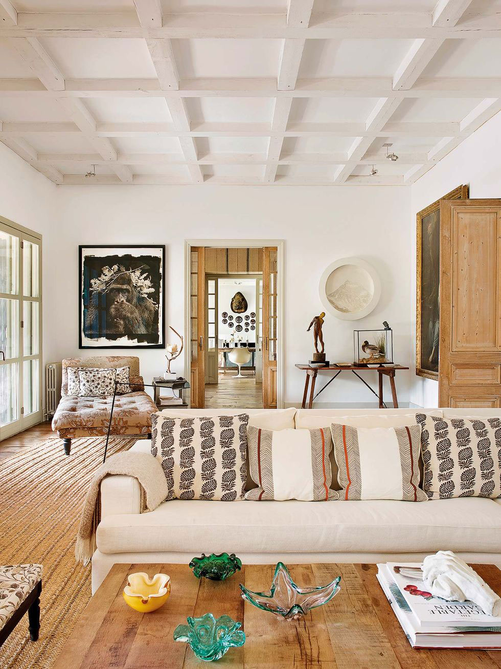 A country house with authentic decoration in Spain