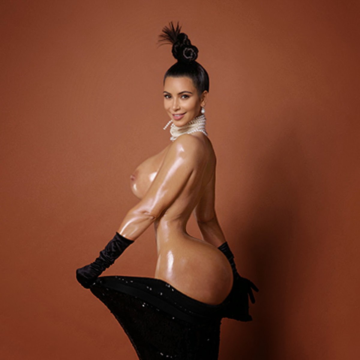Beauty Celebrity Kim Kardashian Nude Paper